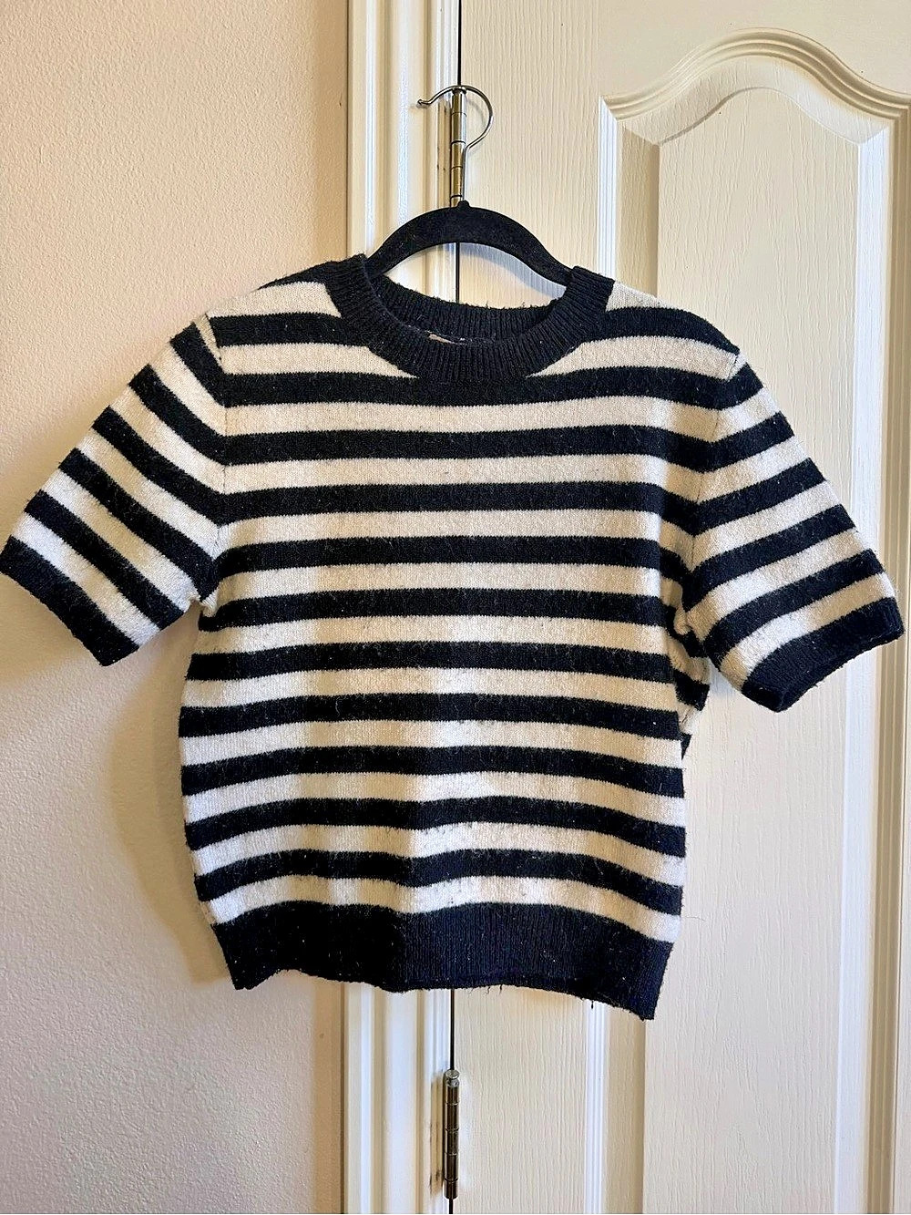 H&M Striped Crewneck Sweater Black & Cream Short Sleeved Size S